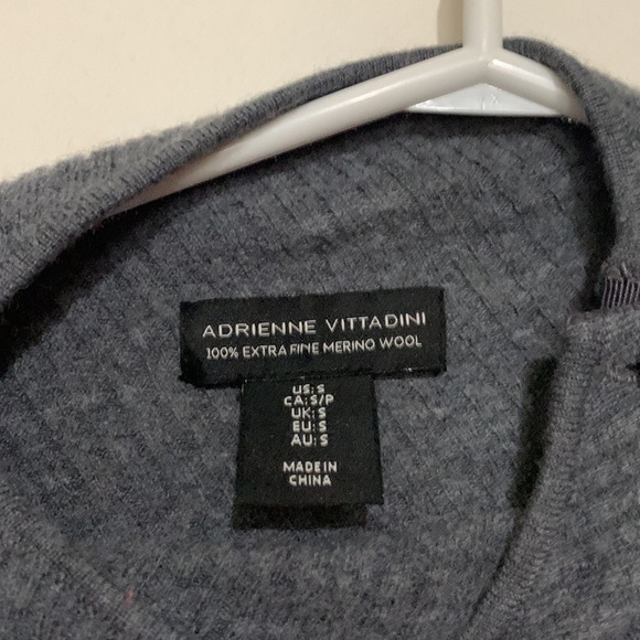 Adrienne Vittadini 100% Merino Wool Asymmetrical Sweater  Size S - Picture 7 of 8